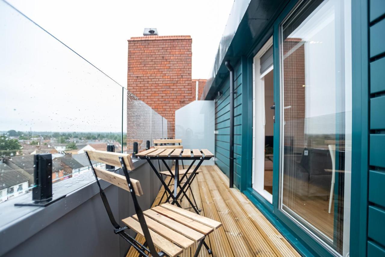 Vila Deluxe Chic 1 2 Bed Apts Near Heathrow Legoland Windsor Slough Exteriér fotografie