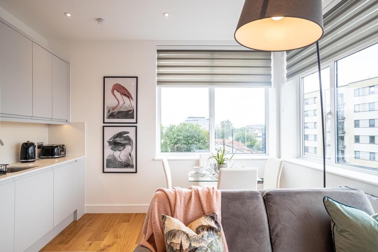 Vila Deluxe Chic 1 2 Bed Apts Near Heathrow Legoland Windsor Slough Exteriér fotografie