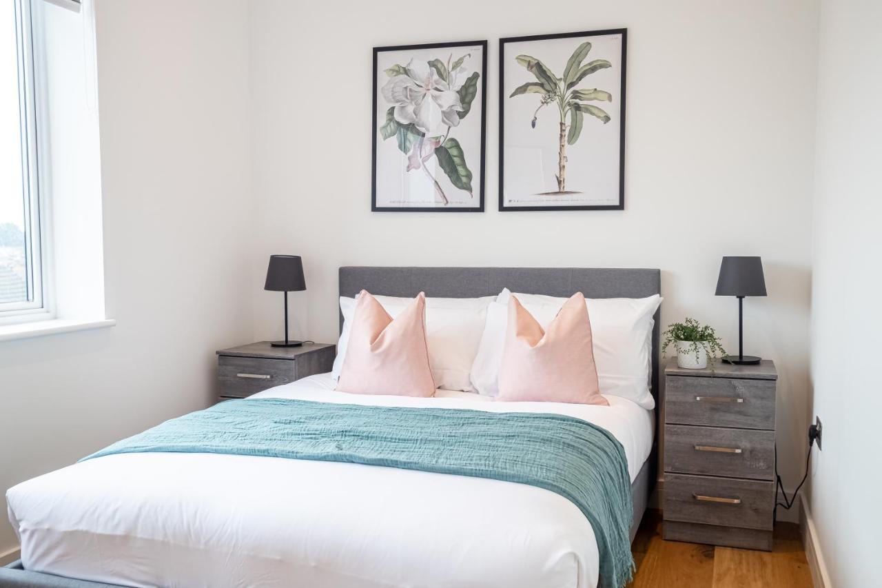 Vila Deluxe Chic 1 2 Bed Apts Near Heathrow Legoland Windsor Slough Exteriér fotografie