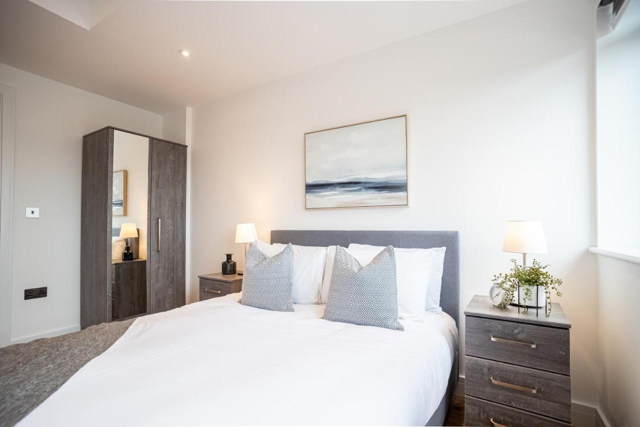 Vila Deluxe Chic 1 2 Bed Apts Near Heathrow Legoland Windsor Slough Exteriér fotografie