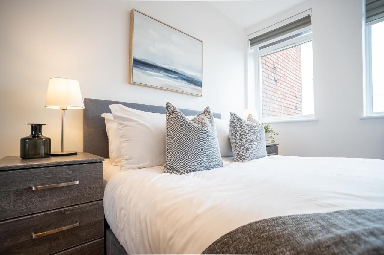 Vila Deluxe Chic 1 2 Bed Apts Near Heathrow Legoland Windsor Slough Exteriér fotografie