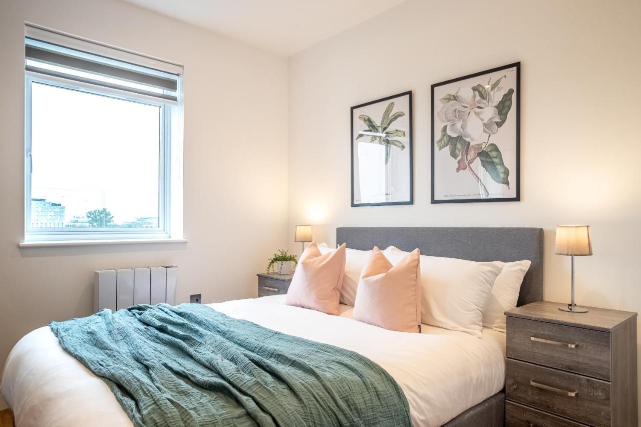 Vila Deluxe Chic 1 2 Bed Apts Near Heathrow Legoland Windsor Slough Exteriér fotografie