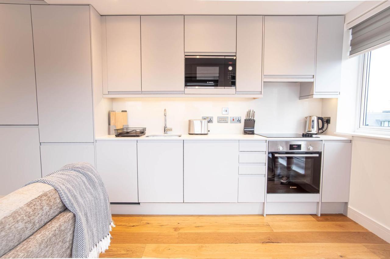 Vila Deluxe Chic 1 2 Bed Apts Near Heathrow Legoland Windsor Slough Exteriér fotografie