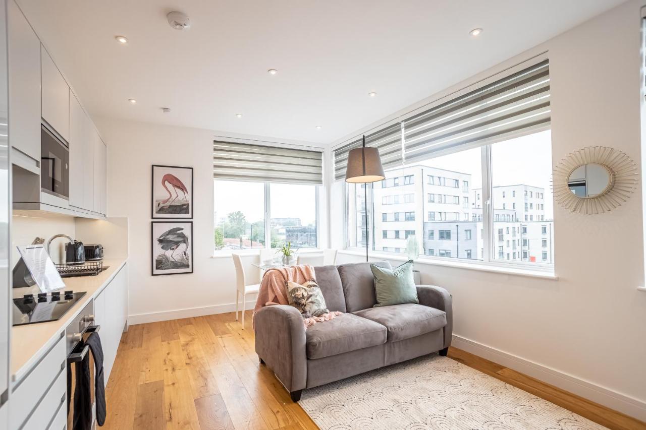 Vila Deluxe Chic 1 2 Bed Apts Near Heathrow Legoland Windsor Slough Exteriér fotografie
