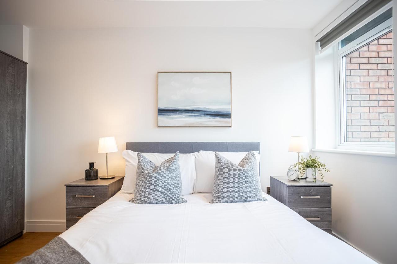 Vila Deluxe Chic 1 2 Bed Apts Near Heathrow Legoland Windsor Slough Exteriér fotografie