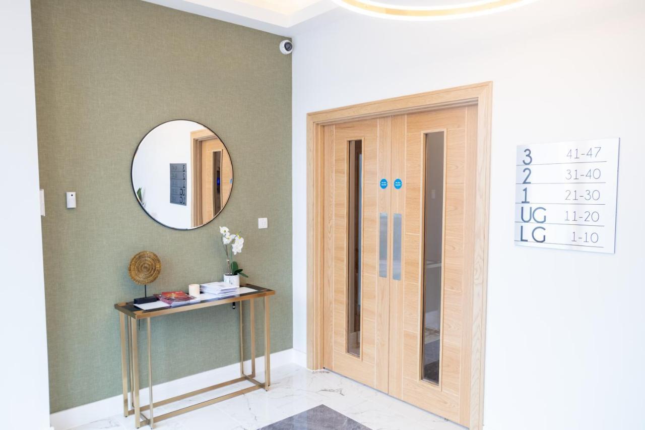 Vila Deluxe Chic 1 2 Bed Apts Near Heathrow Legoland Windsor Slough Exteriér fotografie