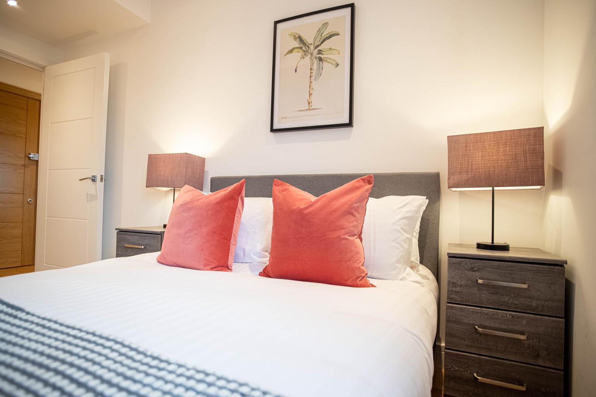 Vila Deluxe Chic 1 2 Bed Apts Near Heathrow Legoland Windsor Slough Exteriér fotografie