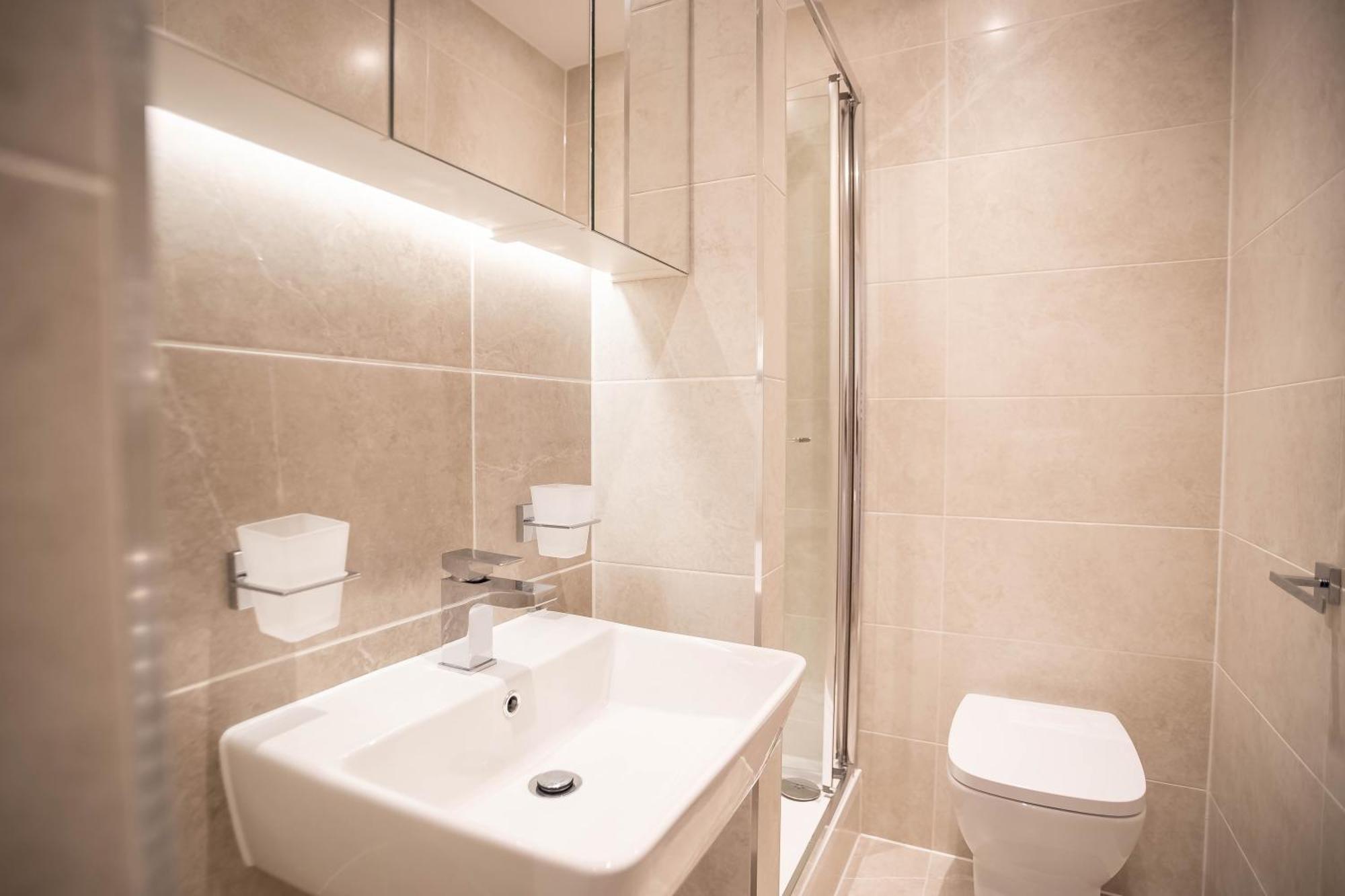 Vila Deluxe Chic 1 2 Bed Apts Near Heathrow Legoland Windsor Slough Exteriér fotografie