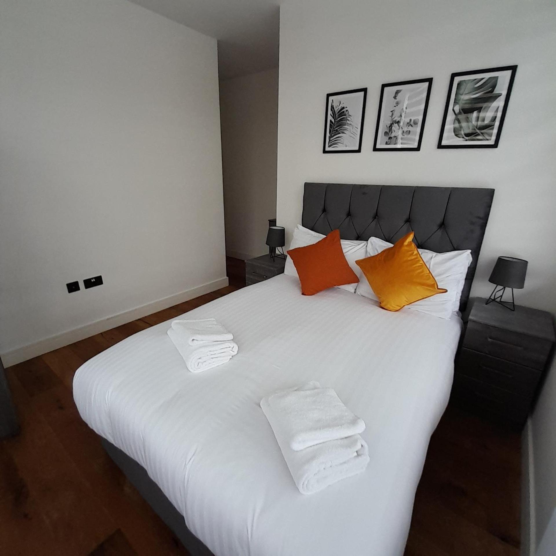 Vila Deluxe Chic 1 2 Bed Apts Near Heathrow Legoland Windsor Slough Exteriér fotografie