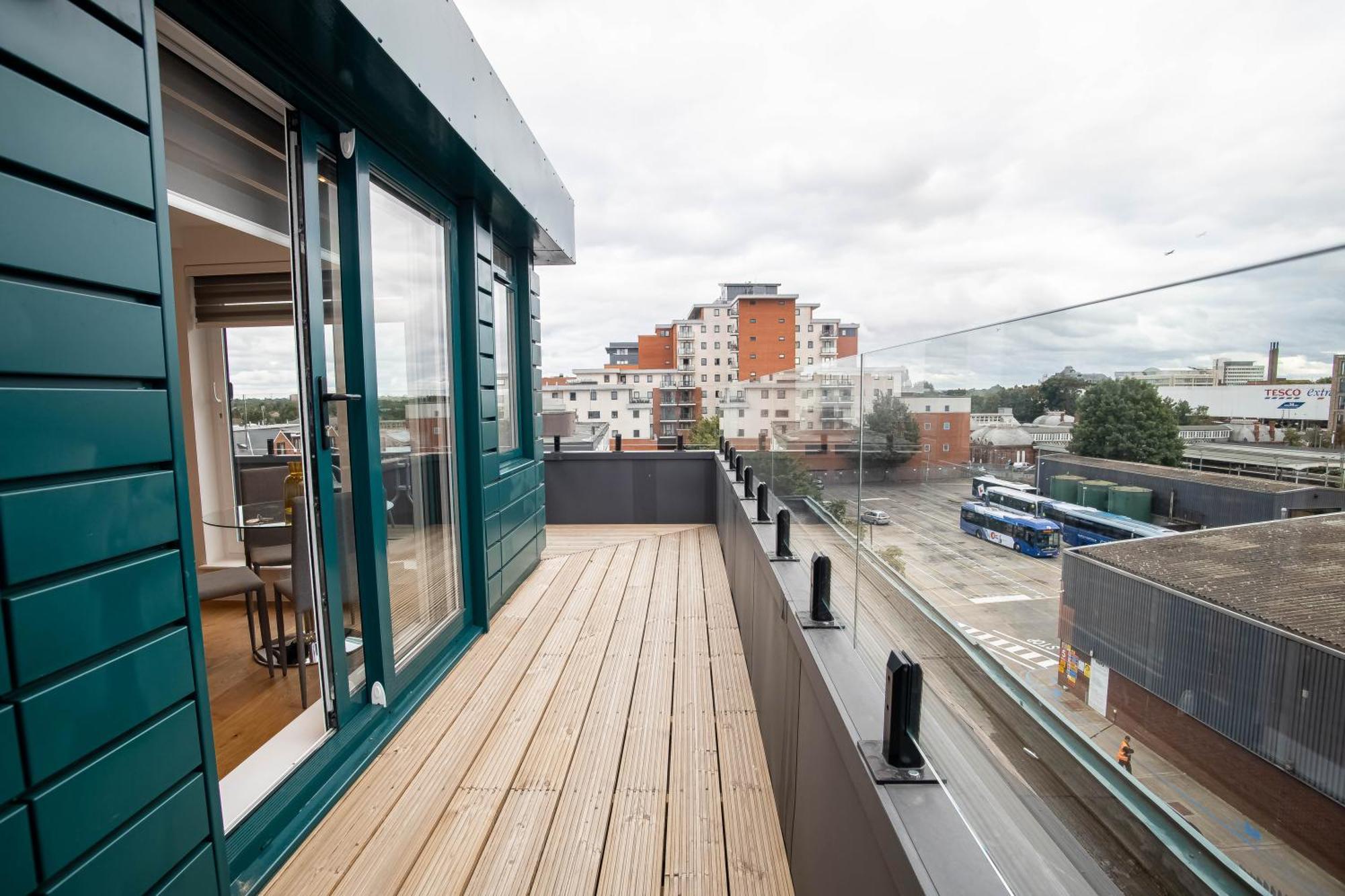 Vila Deluxe Chic 1 2 Bed Apts Near Heathrow Legoland Windsor Slough Exteriér fotografie
