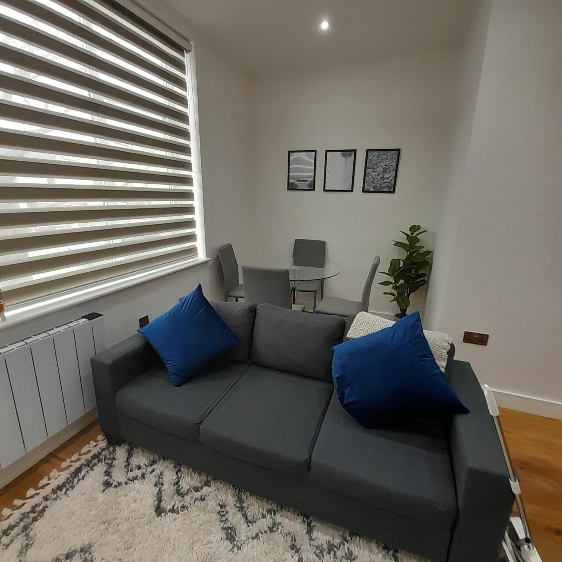 Vila Deluxe Chic 1 2 Bed Apts Near Heathrow Legoland Windsor Slough Exteriér fotografie