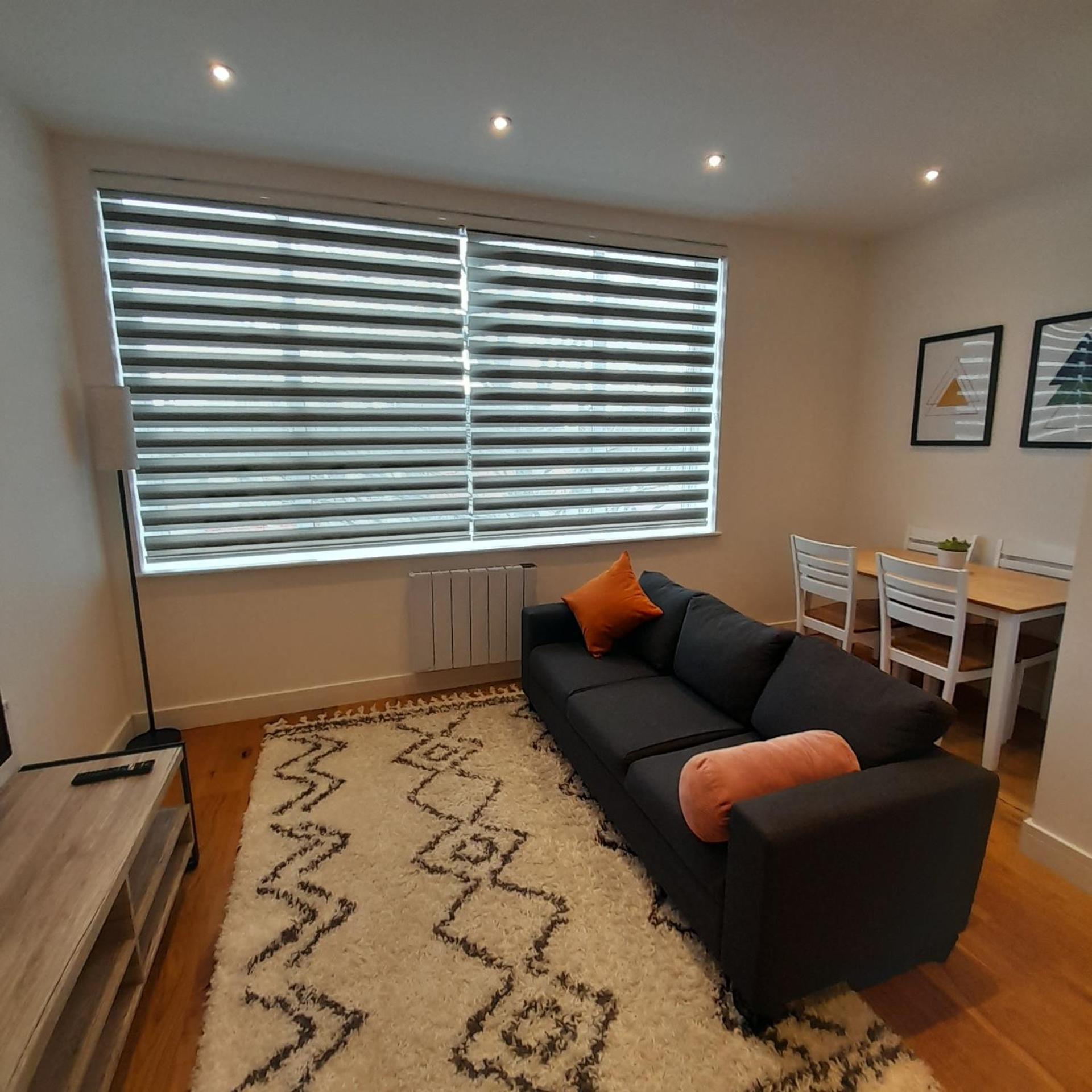 Vila Deluxe Chic 1 2 Bed Apts Near Heathrow Legoland Windsor Slough Exteriér fotografie
